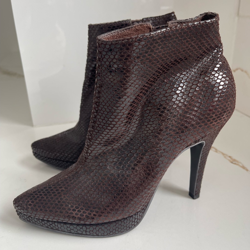 Steve Madden Survey ankle booties